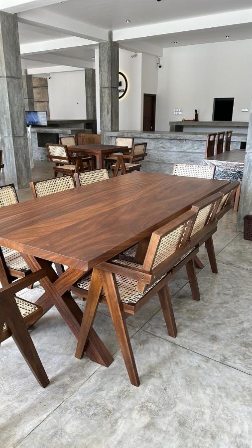 Ami Mirissa Hotel ภายนอก รูปภาพ