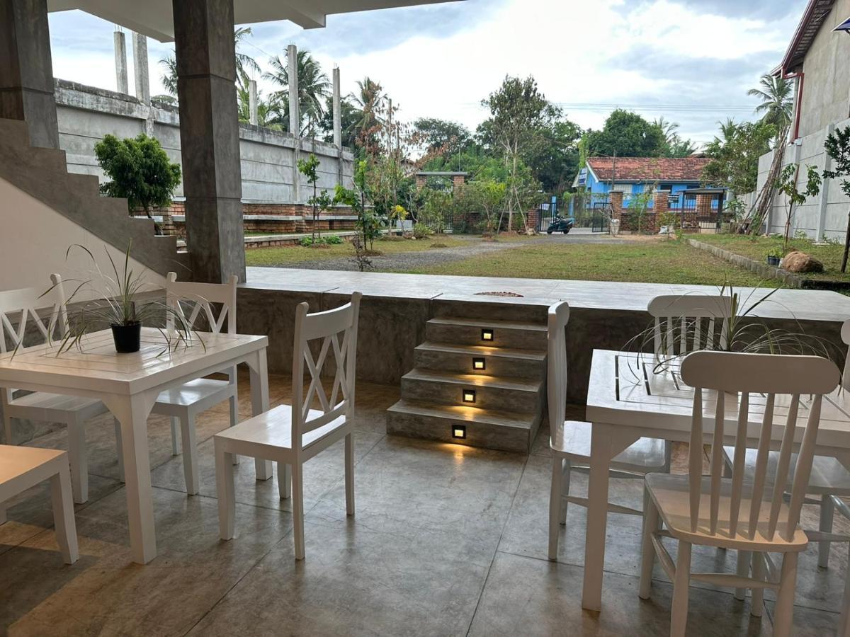 Ami Mirissa Hotel ภายนอก รูปภาพ